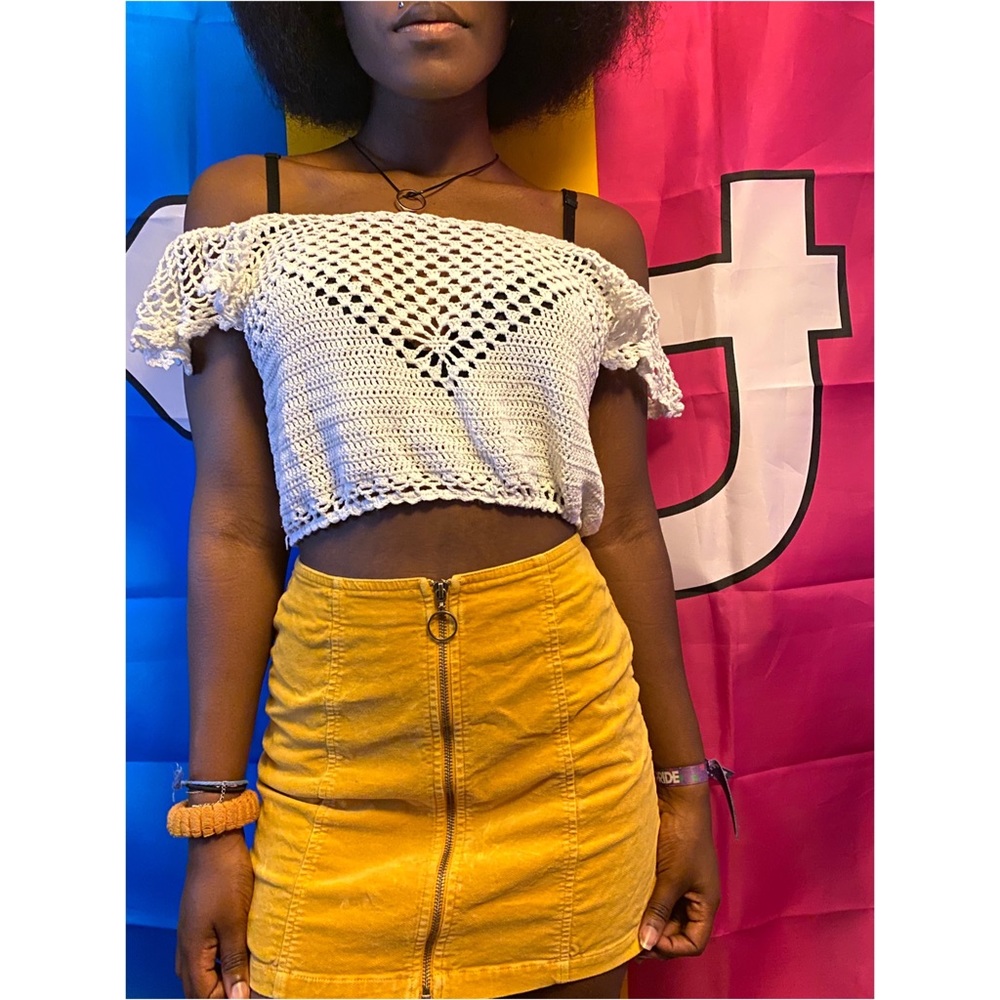 White knit crop top